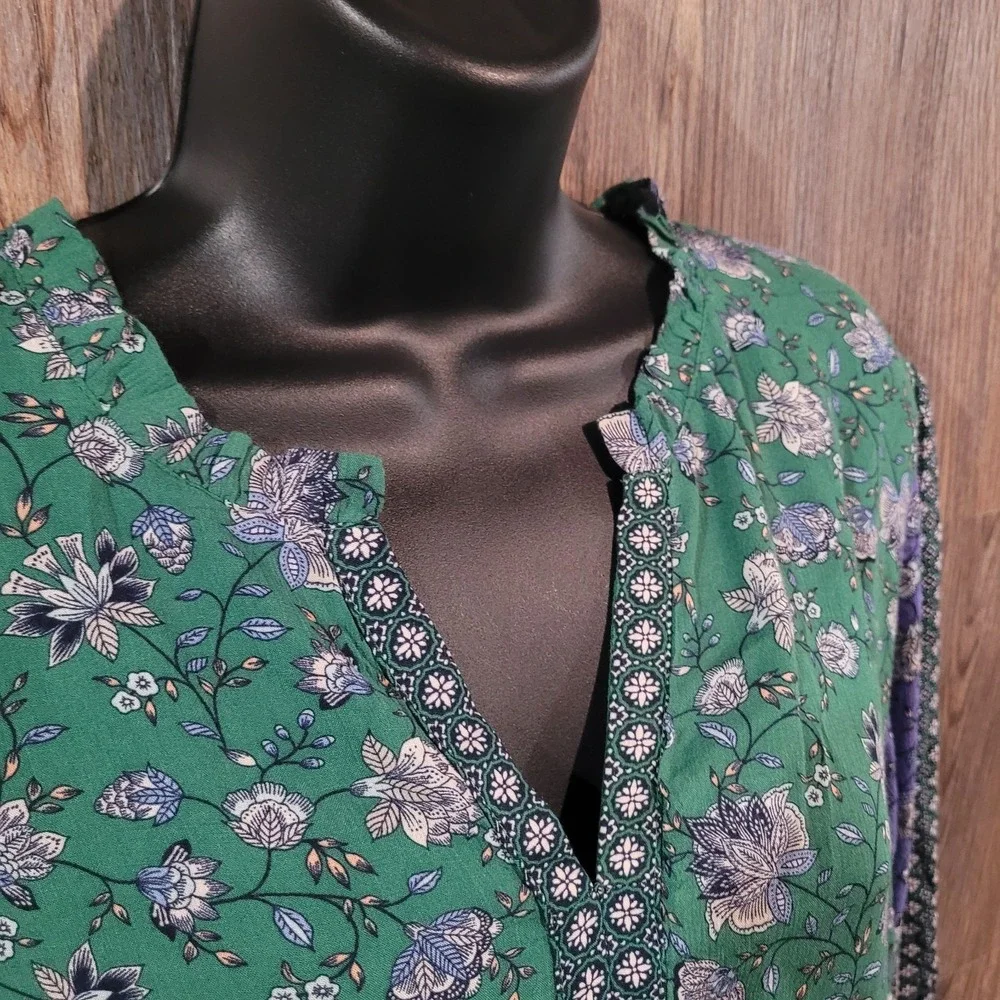 J Jill Lightweight Boho Dress Size M Green Mixed Floral Ruffle V-Neck 3/4 Sleeve